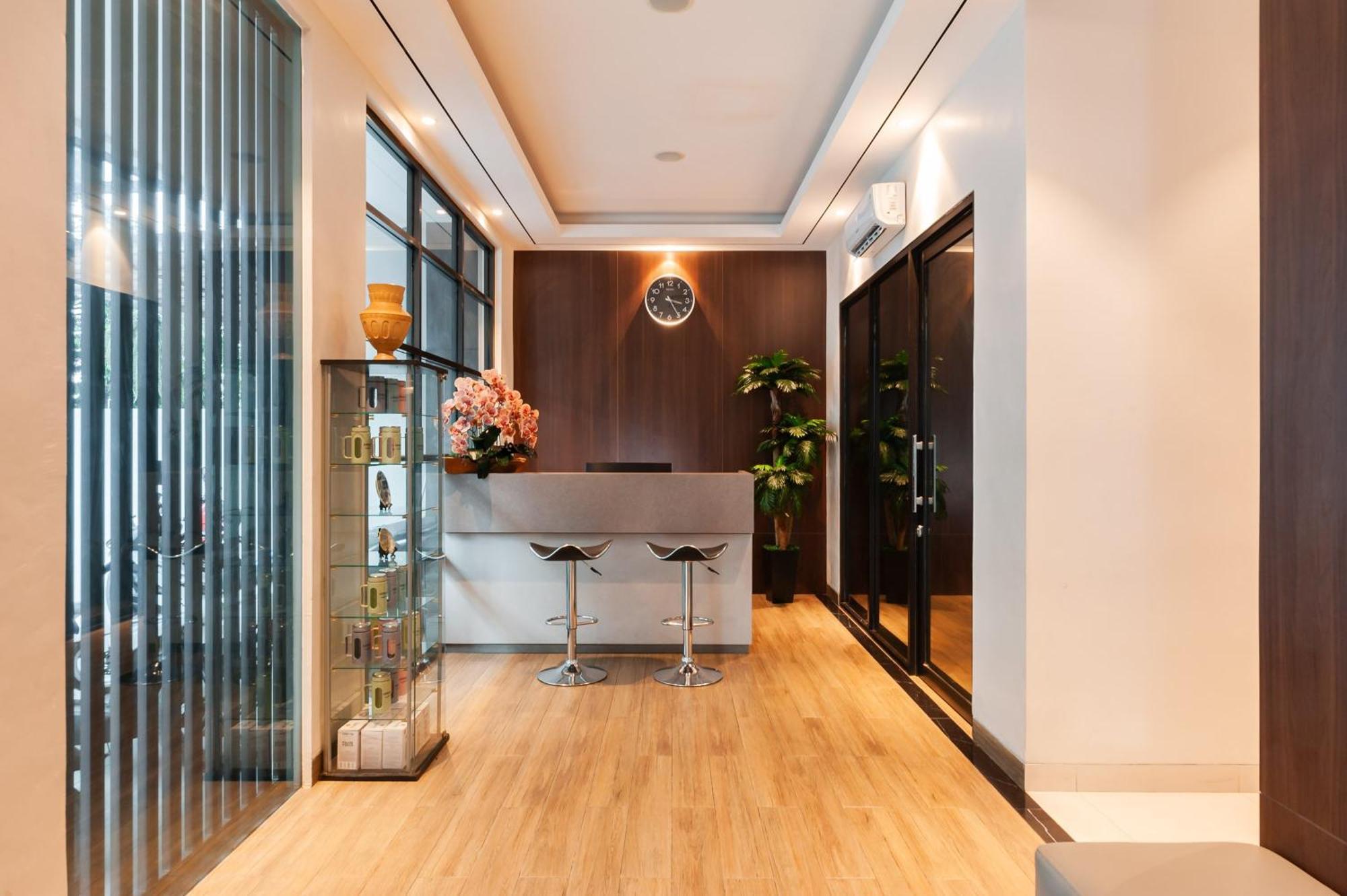 Urbanview Hotel Cengkareng Jakarta Bagian luar foto