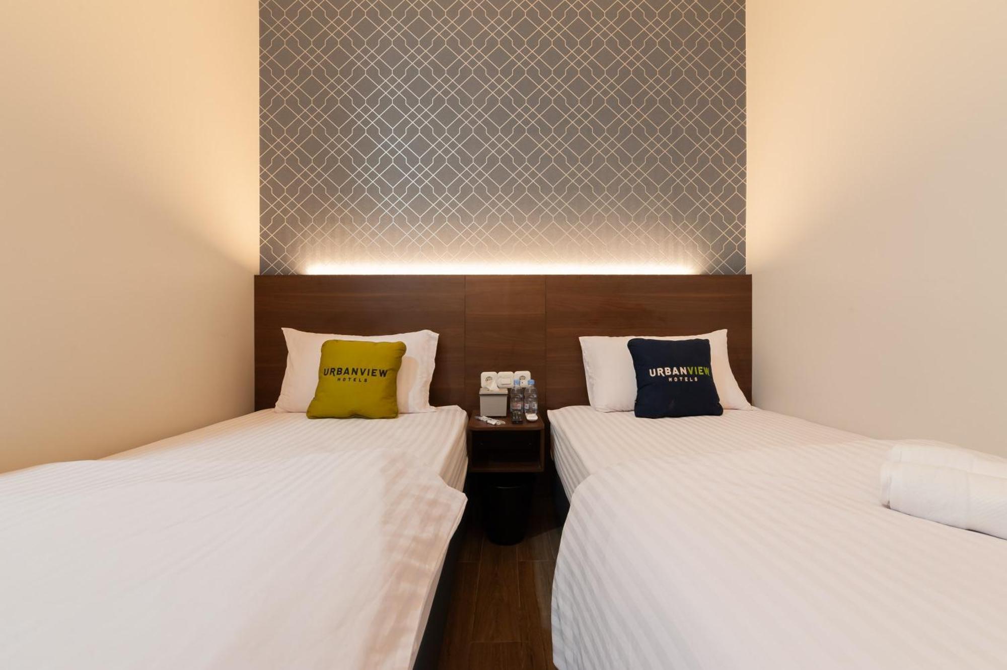 Urbanview Hotel Cengkareng Jakarta Bagian luar foto
