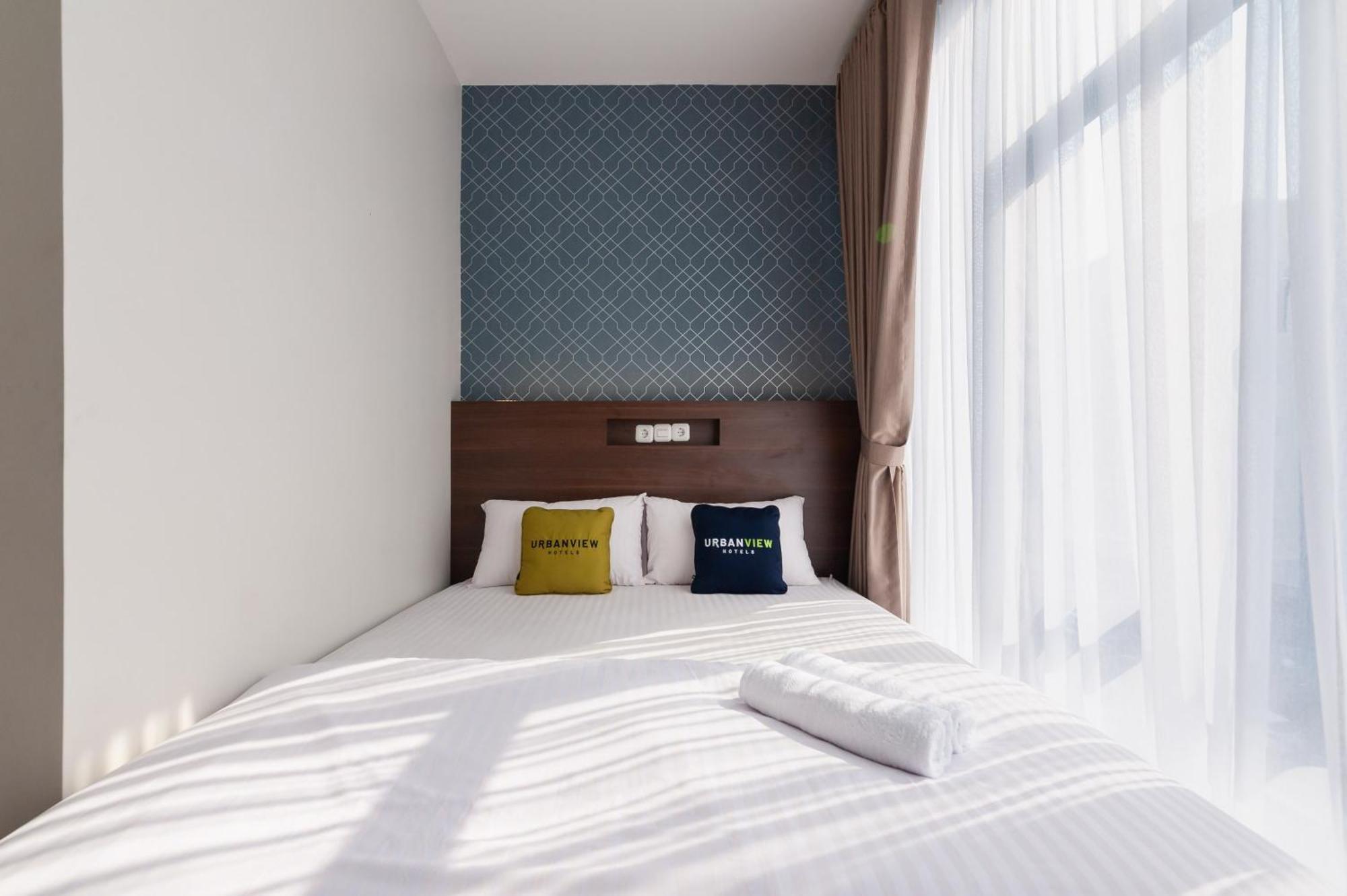 Urbanview Hotel Cengkareng Jakarta Bagian luar foto
